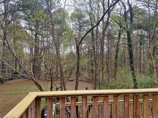 2737 Crestworth Lane, Buford, GA 30519