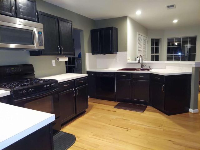 2737 Crestworth Lane, Buford, GA 30519