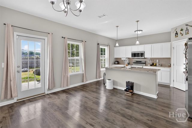217 W W Winn Avenue, Hinesville, GA 31313