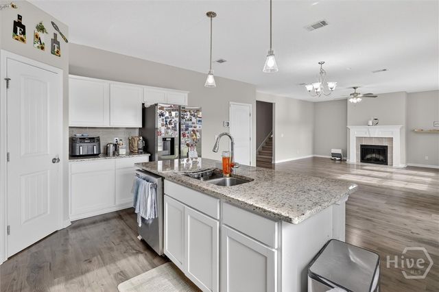 217 W W Winn Avenue, Hinesville, GA 31313