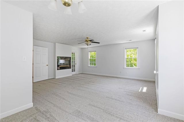 111 Manassas LOOP, Yorktown, VA 23693