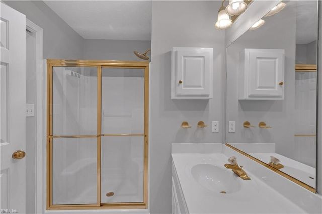 111 Manassas LOOP, Yorktown, VA 23693