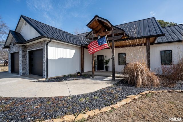 1108 MAIN Street, Carterville, IL 62918