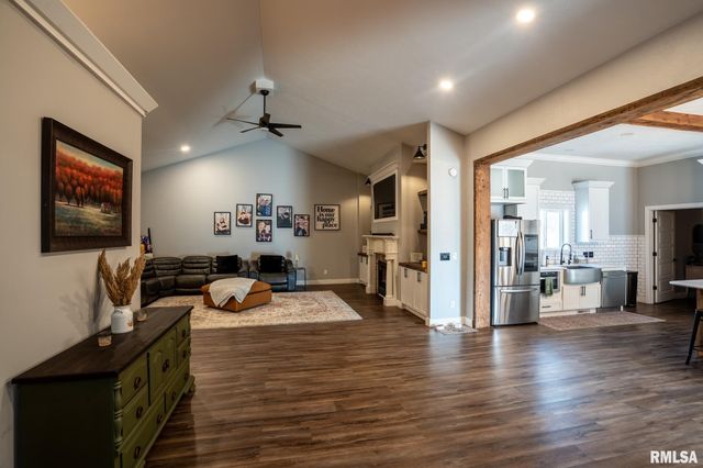 1108 MAIN Street, Carterville, IL 62918