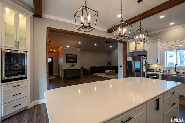 1108 MAIN Street, Carterville, IL 62918