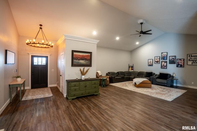 1108 MAIN Street, Carterville, IL 62918