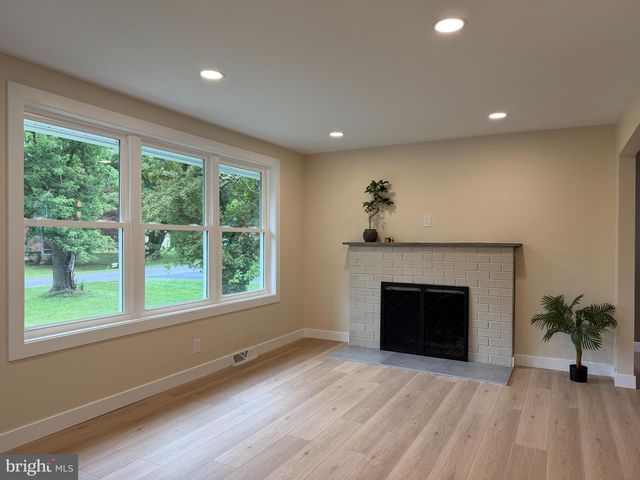 1536 PARK DR, Jamison, PA 18929