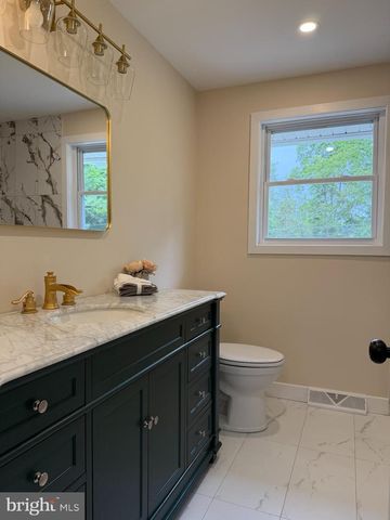 1536 PARK DR, Jamison, PA 18929