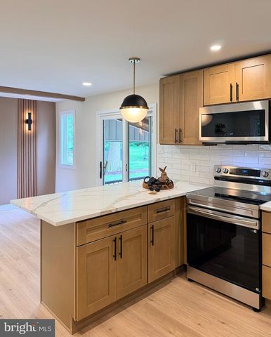 1536 PARK DR, Jamison, PA 18929