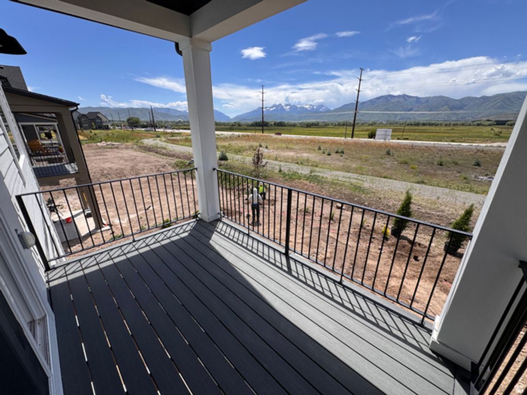 Image 3 of property listing at 2043 N HIGH UINTAS LN #103, Heber City, UT 84032