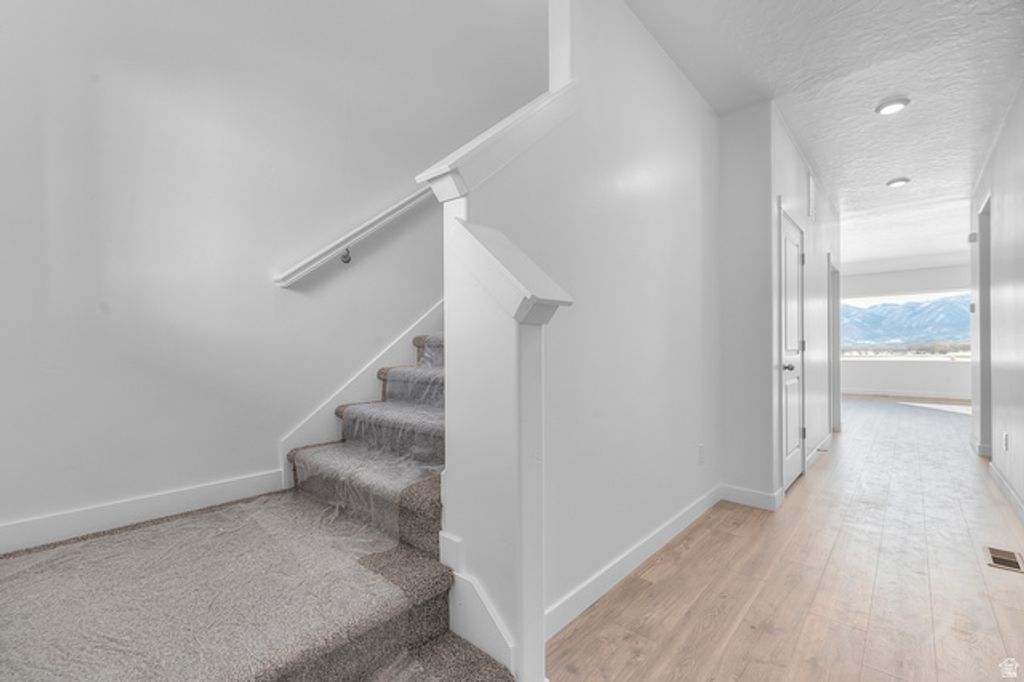 Image 4 of property listing at 2043 N HIGH UINTAS LN #103, Heber City, UT 84032