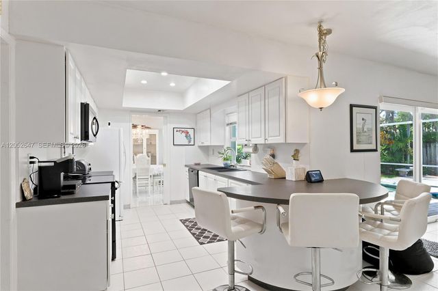 8 Castle Harbor Island, Fort Lauderdale, FL 33308