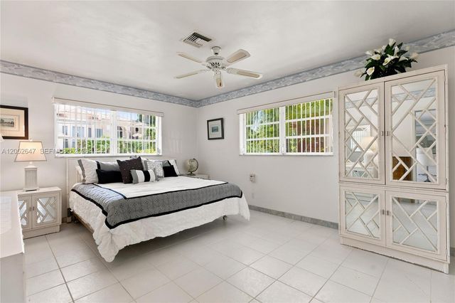 8 Castle Harbor Island, Fort Lauderdale, FL 33308