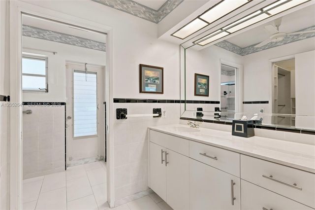 8 Castle Harbor Island, Fort Lauderdale, FL 33308