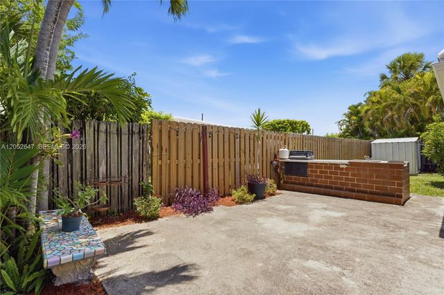 8 Castle Harbor Island, Fort Lauderdale, FL 33308