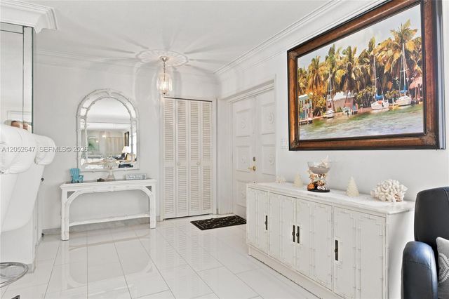 8 Castle Harbor Island, Fort Lauderdale, FL 33308