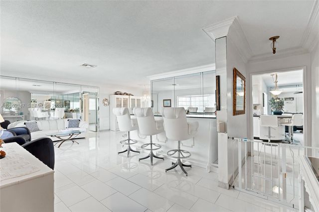 8 Castle Harbor Island, Fort Lauderdale, FL 33308