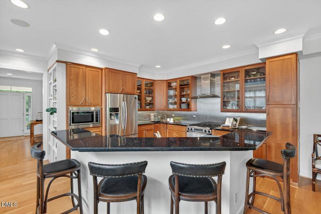 302 Edgewater Circle, Chapel Hill, NC 27516