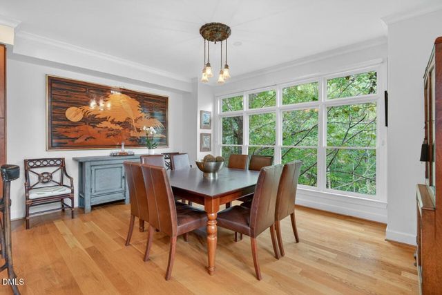 302 Edgewater Circle, Chapel Hill, NC 27516