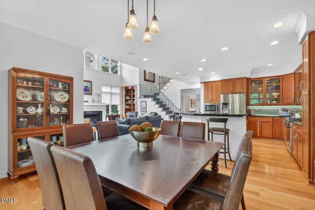 302 Edgewater Circle, Chapel Hill, NC 27516