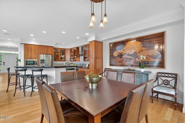 302 Edgewater Circle, Chapel Hill, NC 27516