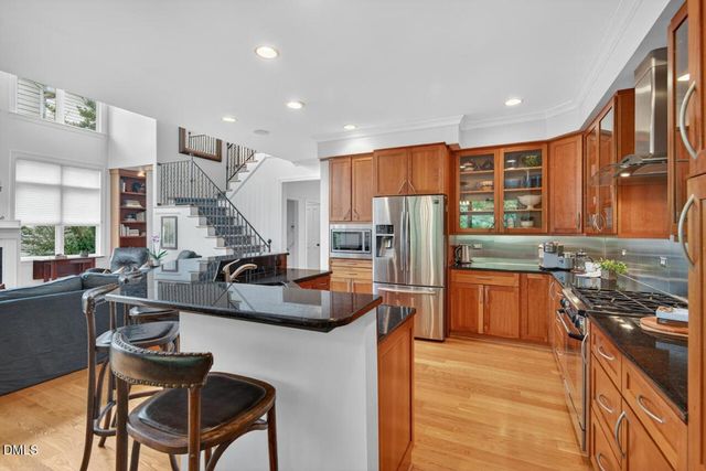 302 Edgewater Circle, Chapel Hill, NC 27516