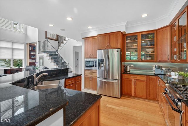 302 Edgewater Circle, Chapel Hill, NC 27516