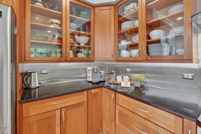 302 Edgewater Circle, Chapel Hill, NC 27516