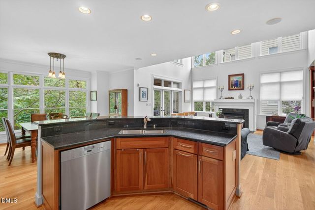 302 Edgewater Circle, Chapel Hill, NC 27516