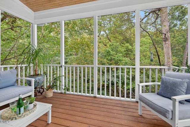 302 Edgewater Circle, Chapel Hill, NC 27516