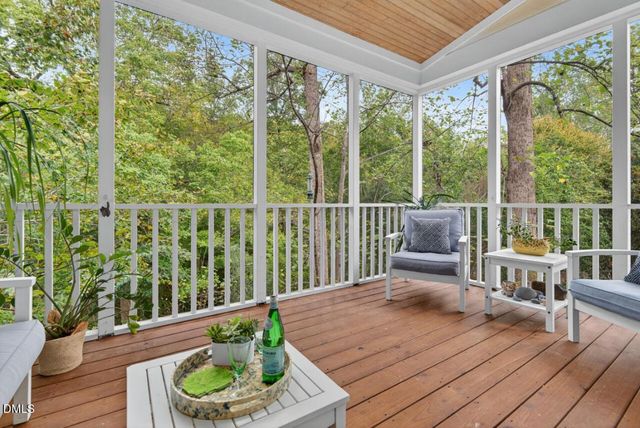 302 Edgewater Circle, Chapel Hill, NC 27516