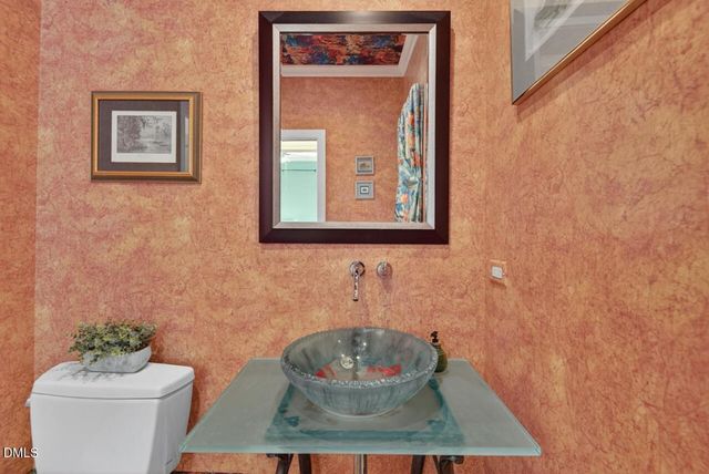 302 Edgewater Circle, Chapel Hill, NC 27516