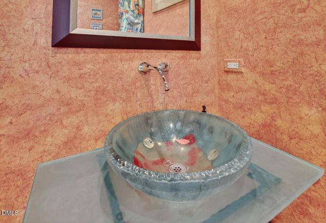 302 Edgewater Circle, Chapel Hill, NC 27516