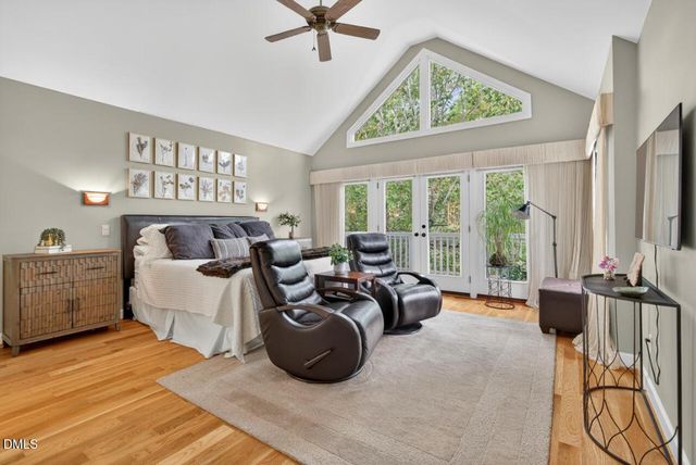 302 Edgewater Circle, Chapel Hill, NC 27516