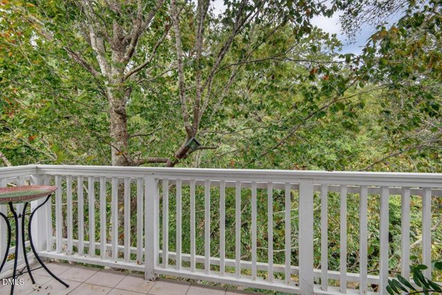 302 Edgewater Circle, Chapel Hill, NC 27516