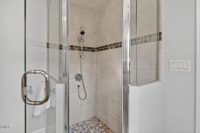 302 Edgewater Circle, Chapel Hill, NC 27516