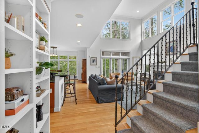 302 Edgewater Circle, Chapel Hill, NC 27516