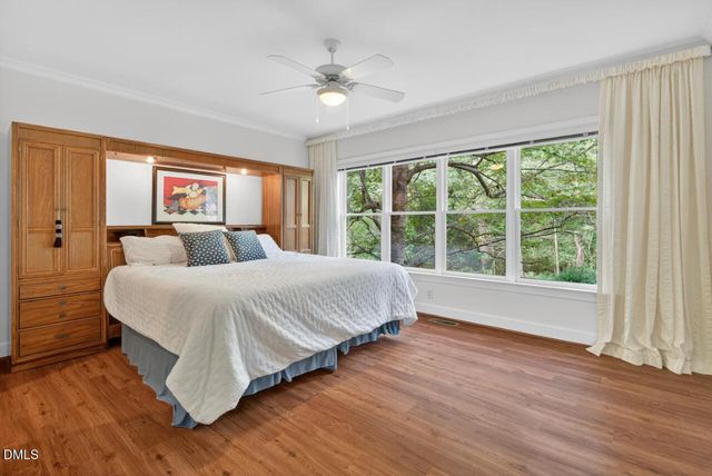 302 Edgewater Circle, Chapel Hill, NC 27516