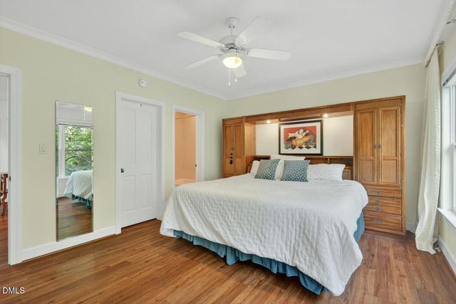 302 Edgewater Circle, Chapel Hill, NC 27516