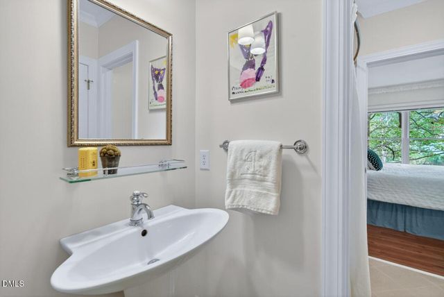 302 Edgewater Circle, Chapel Hill, NC 27516