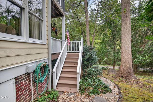 302 Edgewater Circle, Chapel Hill, NC 27516