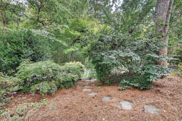 302 Edgewater Circle, Chapel Hill, NC 27516