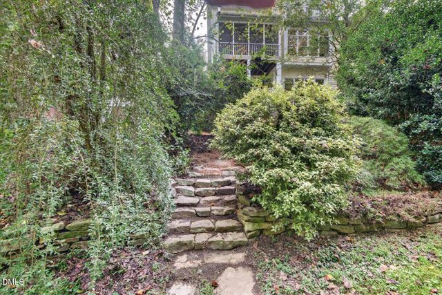 302 Edgewater Circle, Chapel Hill, NC 27516
