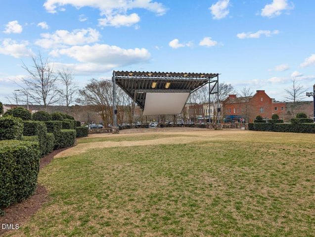 302 Edgewater Circle, Chapel Hill, NC 27516