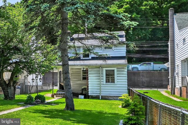 221 S DELAWARE AVE, Minersville, PA 17954