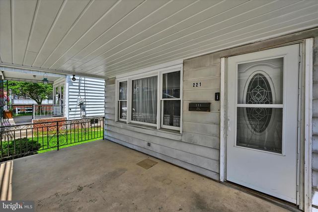 221 S DELAWARE AVE, Minersville, PA 17954