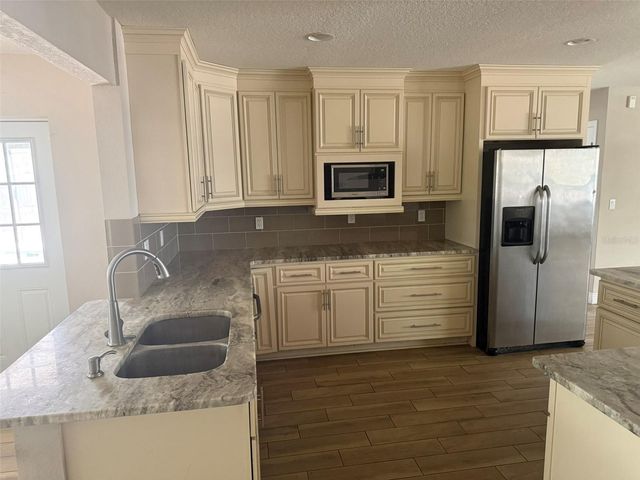4207 21 ST AVENUE W, Bradenton, FL 34205