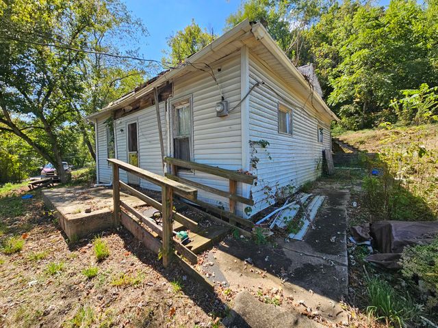 31 Locust Street, Glouster, OH 45732