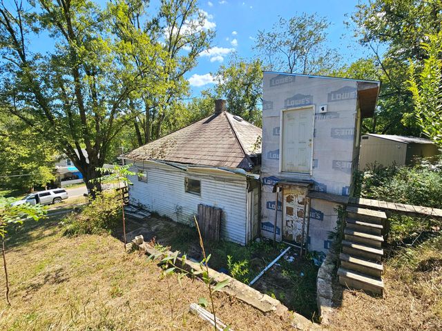 31 Locust Street, Glouster, OH 45732