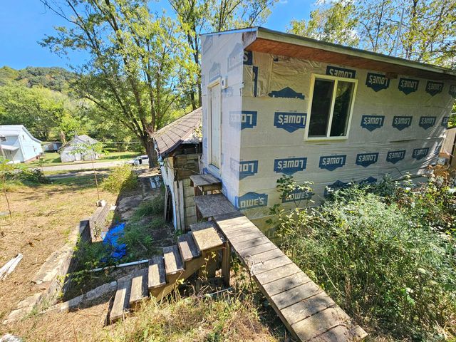 31 Locust Street, Glouster, OH 45732